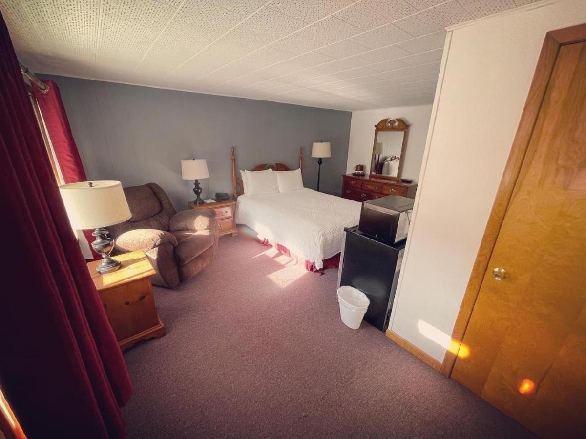 Berkshire Valley Inn North Hancock Экстерьер фото