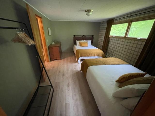 Berkshire Valley Inn North Hancock Экстерьер фото