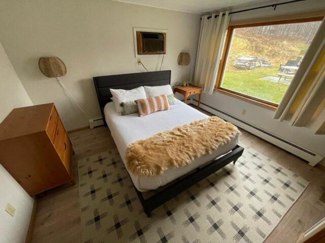 Berkshire Valley Inn North Hancock Экстерьер фото